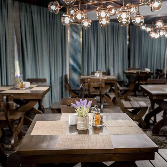 Suru Hotel & Restaurant