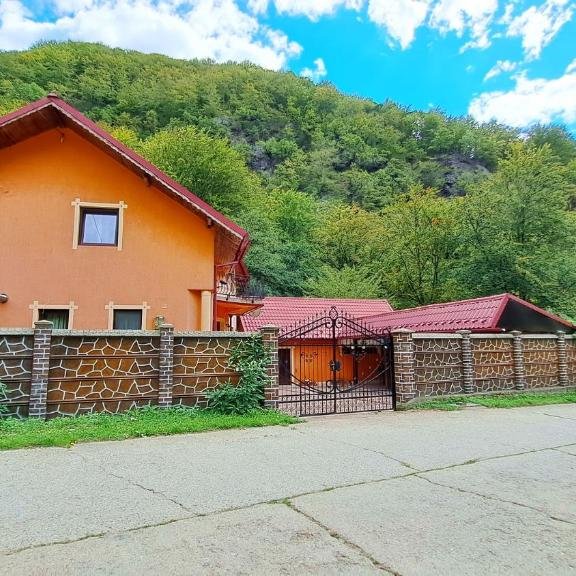 casa ana gureni
