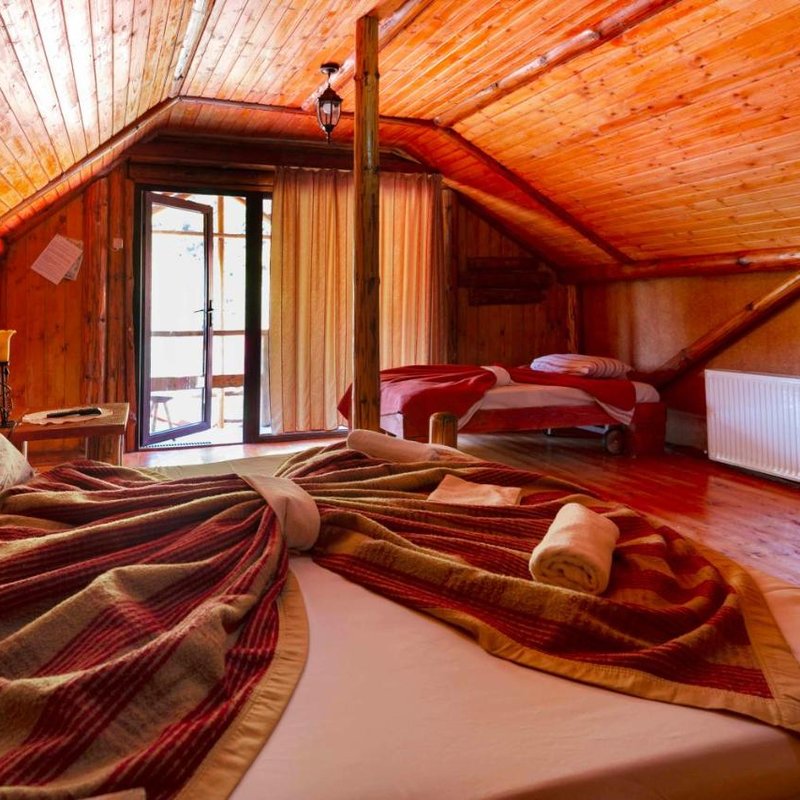 Pensiunea Raiul de pe Rau